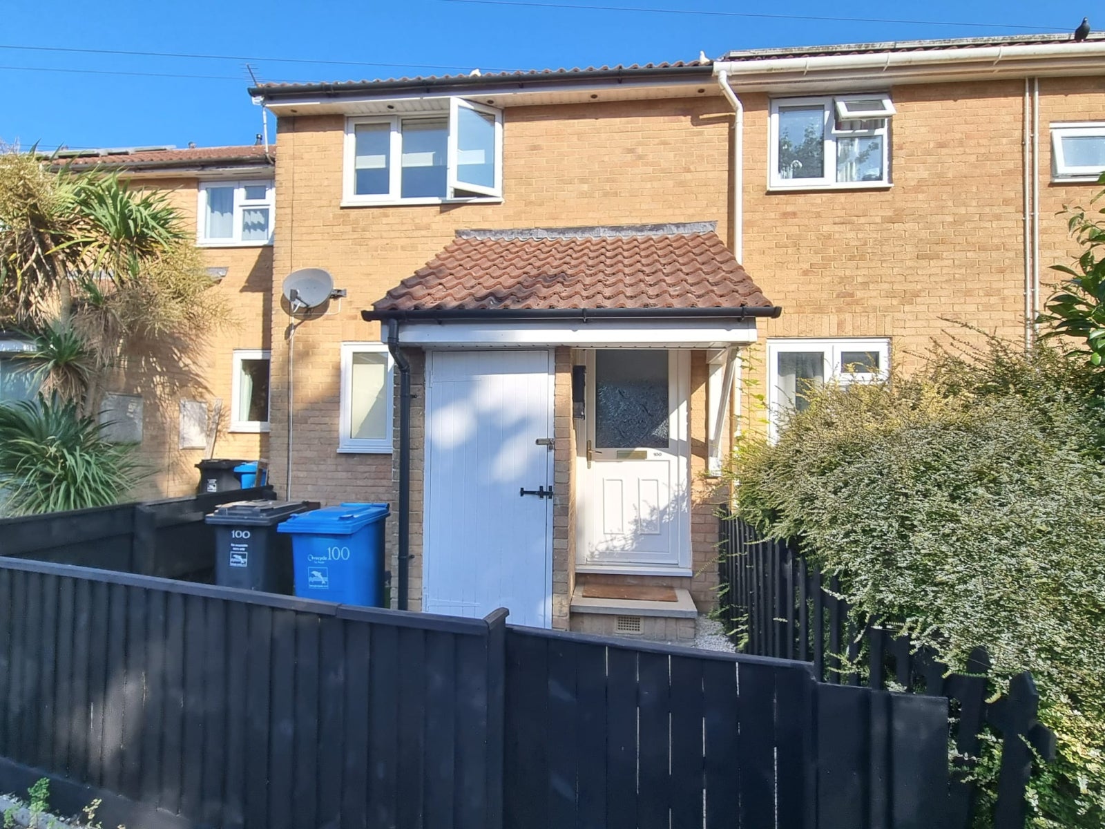 House Viscount Walk in Poole