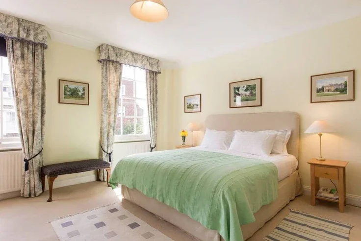 Flat Winchester Street in City of Westminster