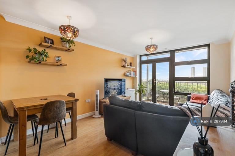 Flat Maltings Close in Greater London