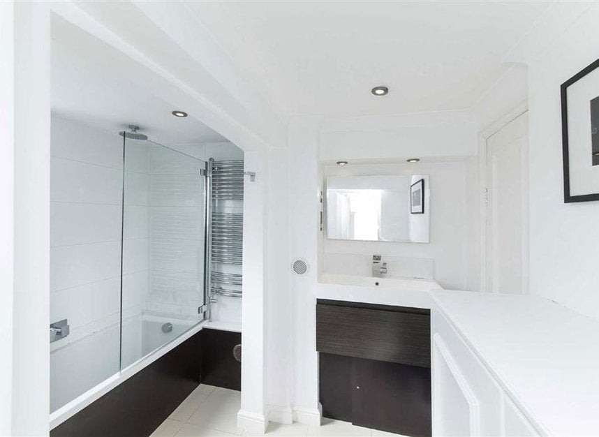 Flat Cornwall Mews South in Greater London