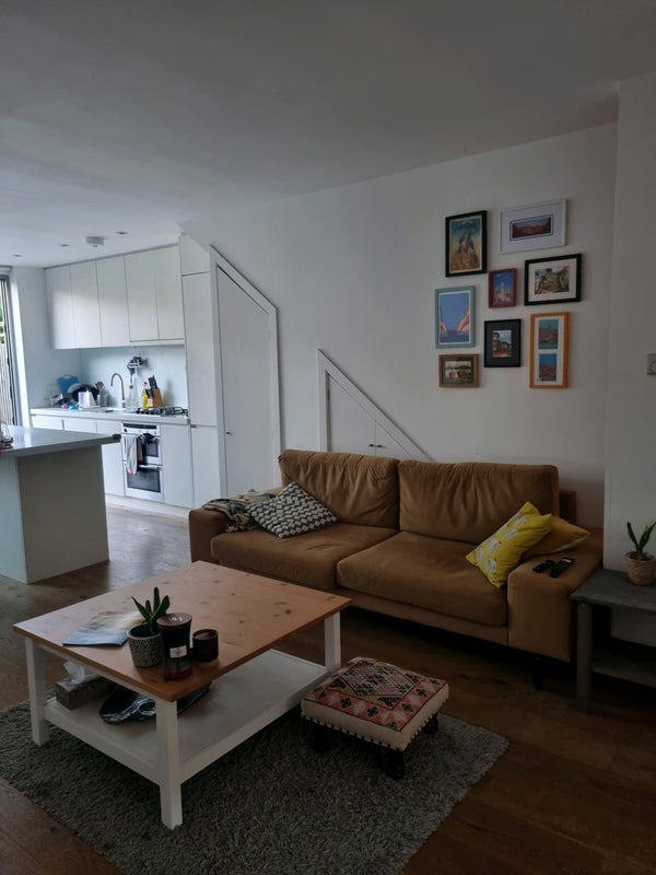 Room Drakefield Road in Greater London