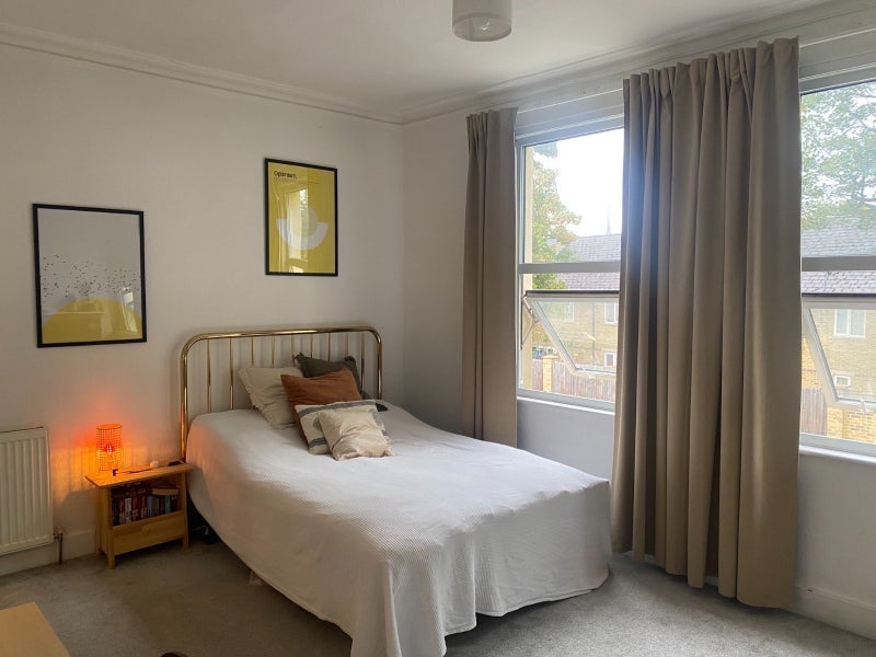 Room Arnold Road in Greater London