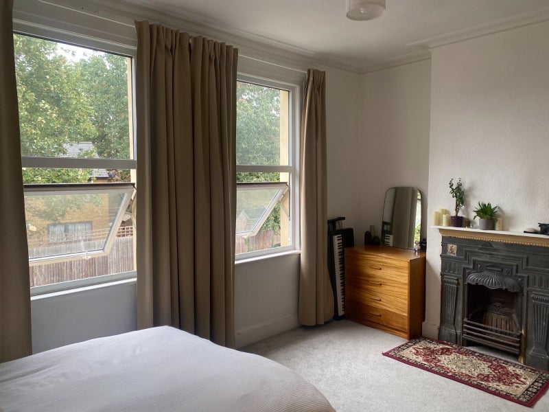 Room Arnold Road in Greater London
