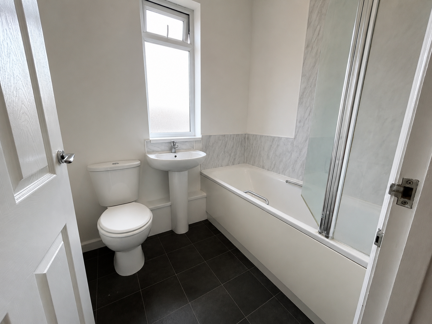 Room Queen Charlton Lane in Bristol