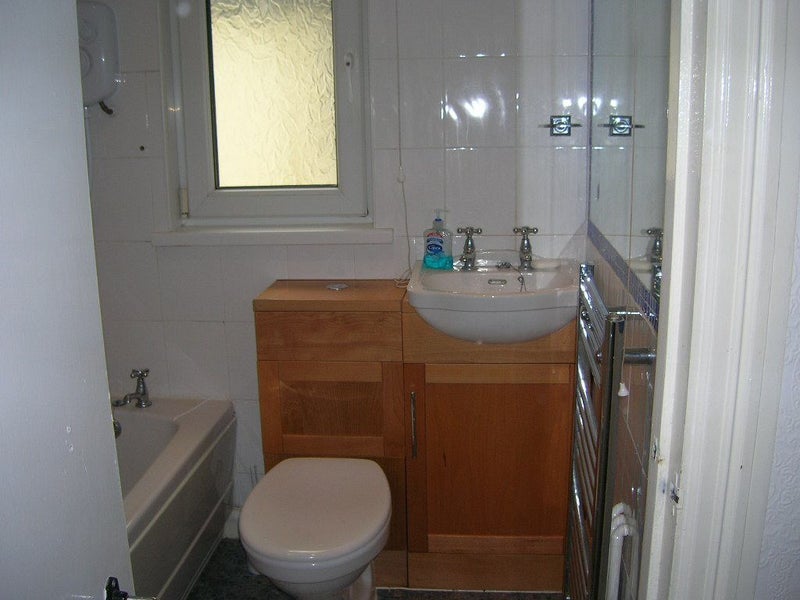 Room Tewkesbury Street in Cardiff