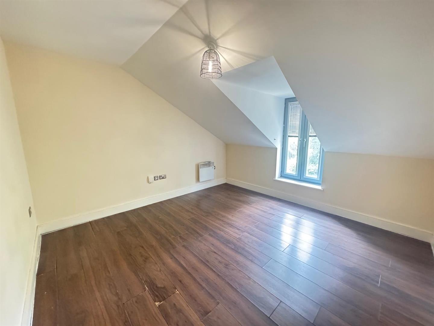 Flat Crawshaw Road in Leeds