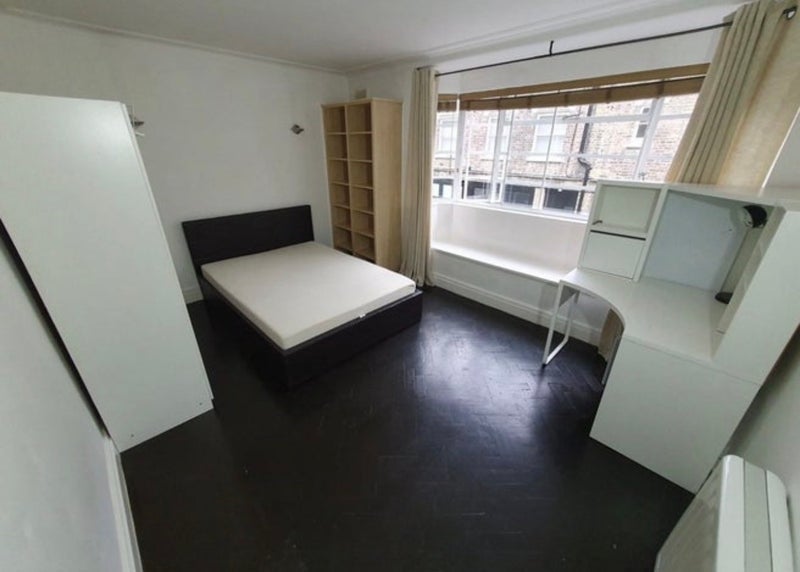 Room Gower Mews in Greater London