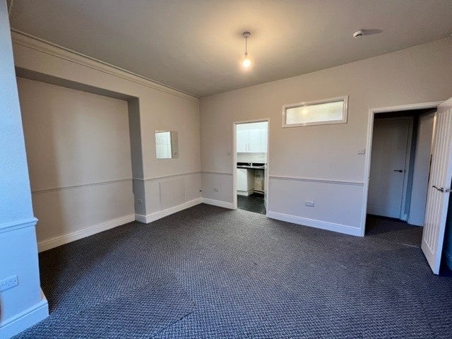 Flat Pierremont Crescent in Darlington