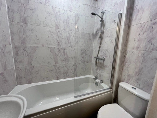 Flat Pierremont Crescent in Darlington