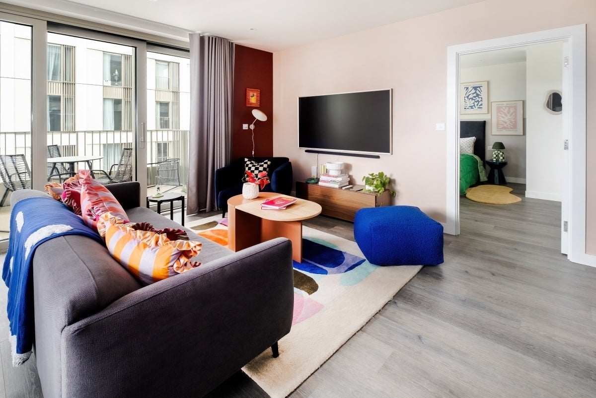 Flat Cherry Park Lane in Greater London