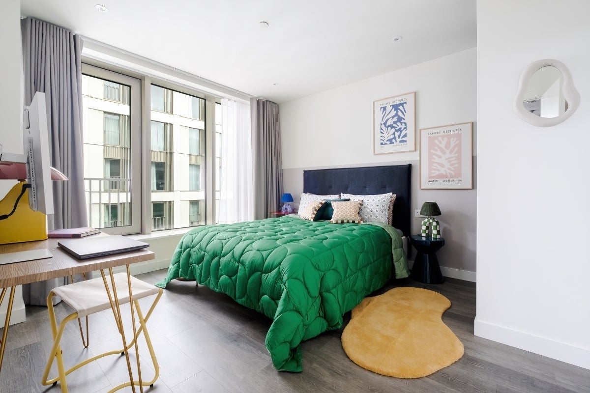 Flat Cherry Park Lane in Greater London