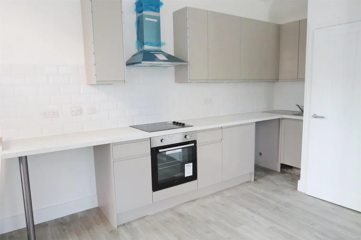 Flat College Place in Southampton