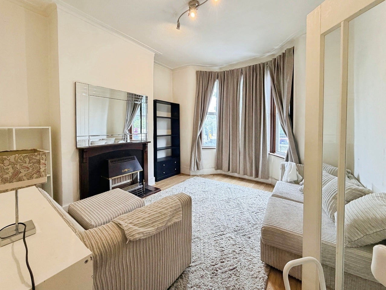 House Angel Walk in Greater London