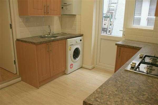 Flat Gordon Road in Greater London