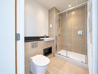 Flat Vanguard Way in Greater London