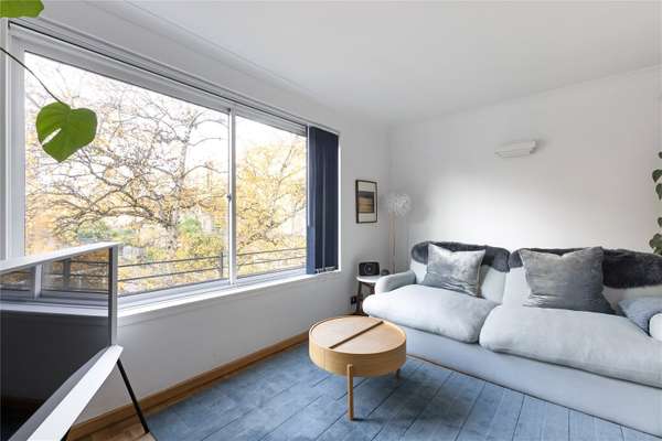 Flat St Agnes Close in Greater London
