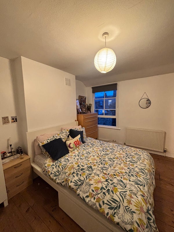 Room Gilbey Road in Greater London
