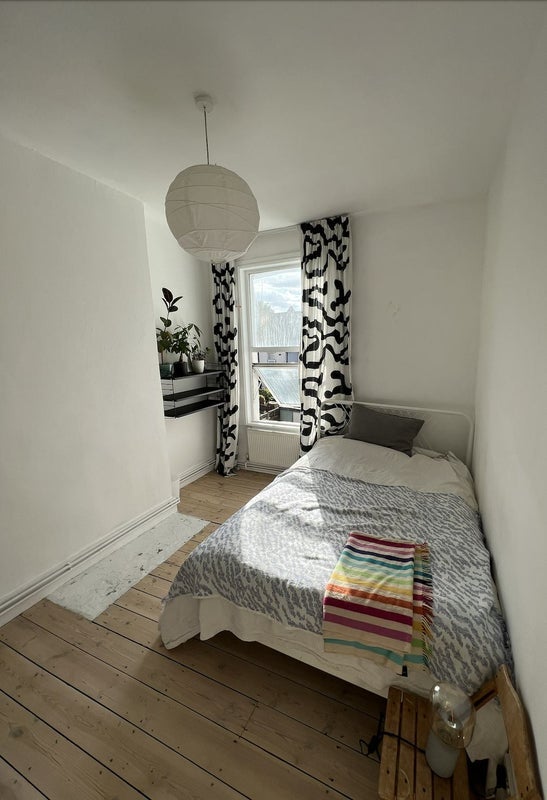 Room Marmadon Road in Greater London