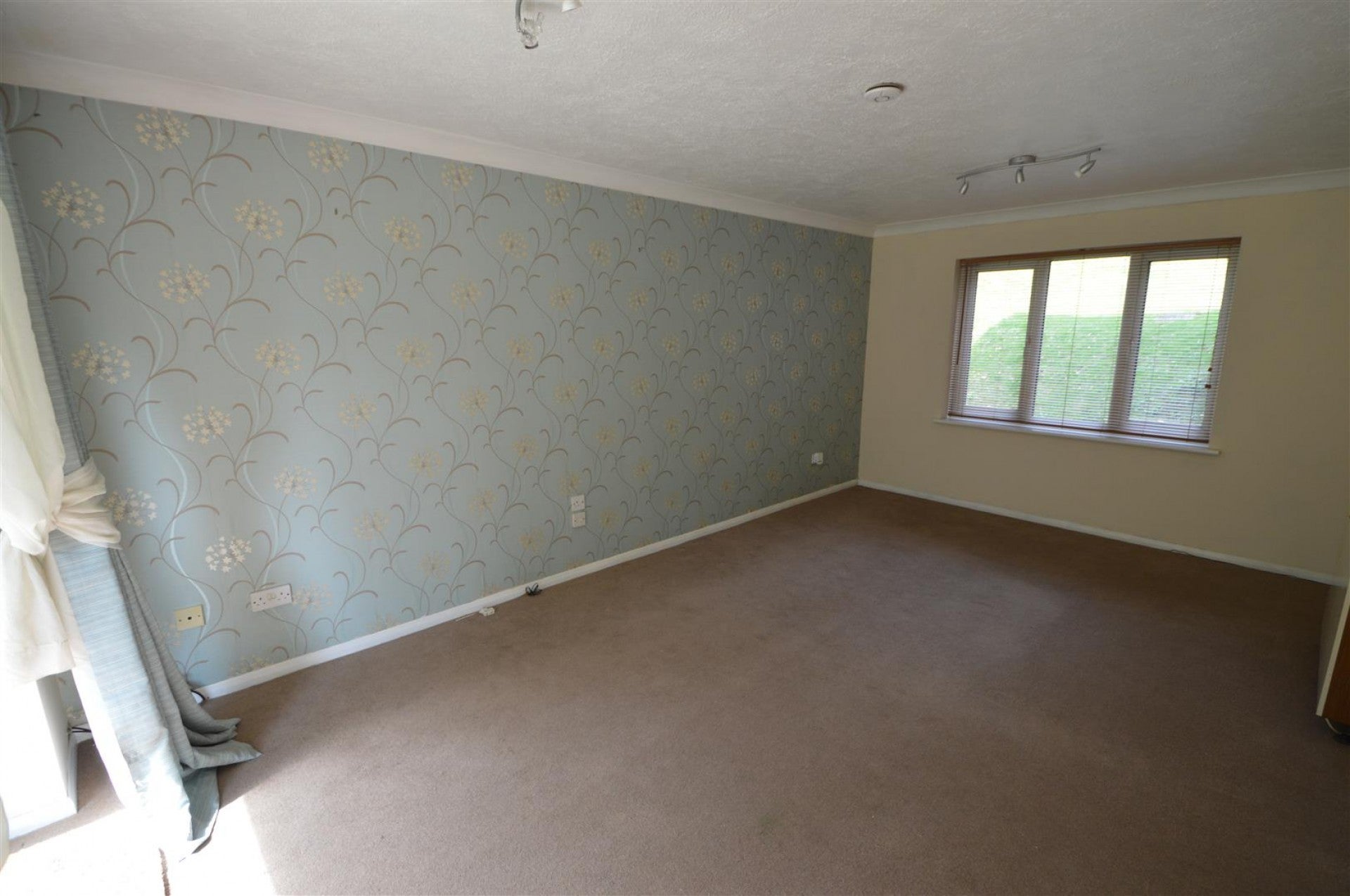 Flat Hilders Farm Close in Wealden