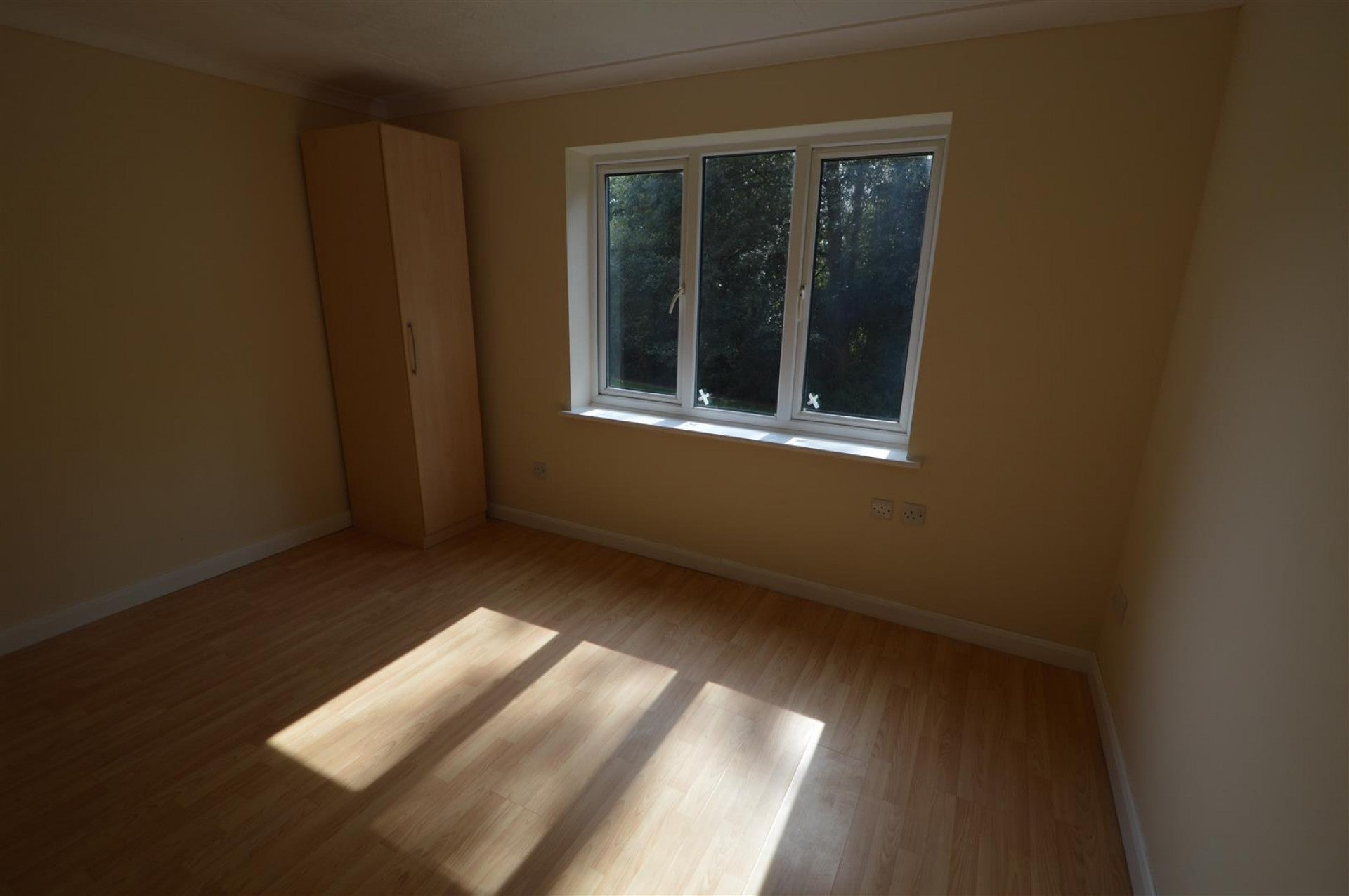 Flat Hilders Farm Close in Wealden
