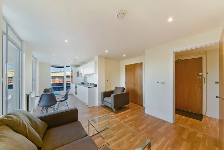 Flat St. Anne's Row in Greater London