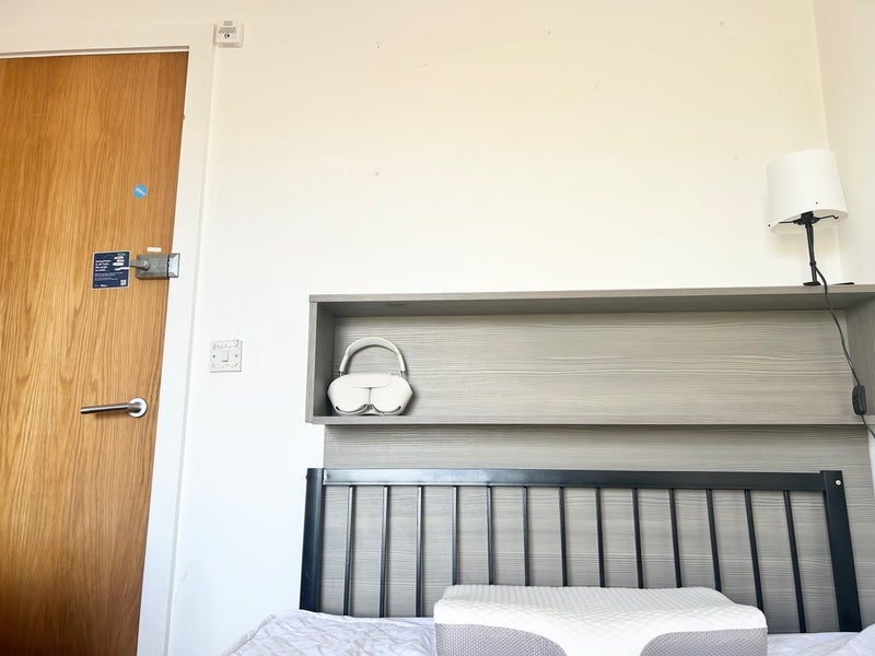 Room Bax Road in Manchester