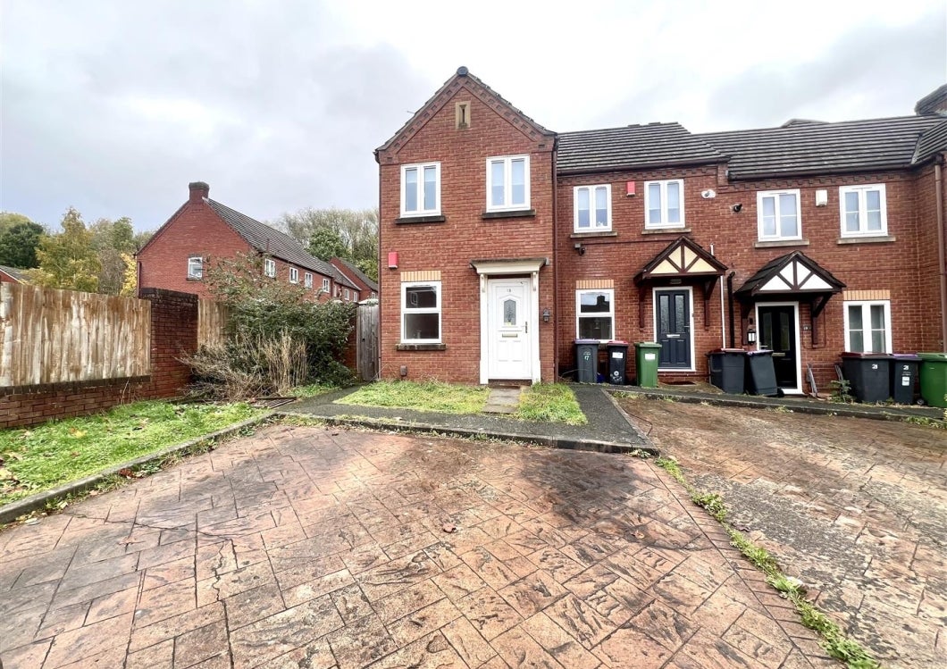 Flat Chainmakers Gate in Dawley