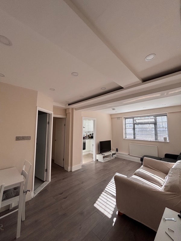 Room Nightingale Lane in Greater London