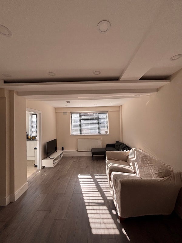Room Nightingale Lane in Greater London