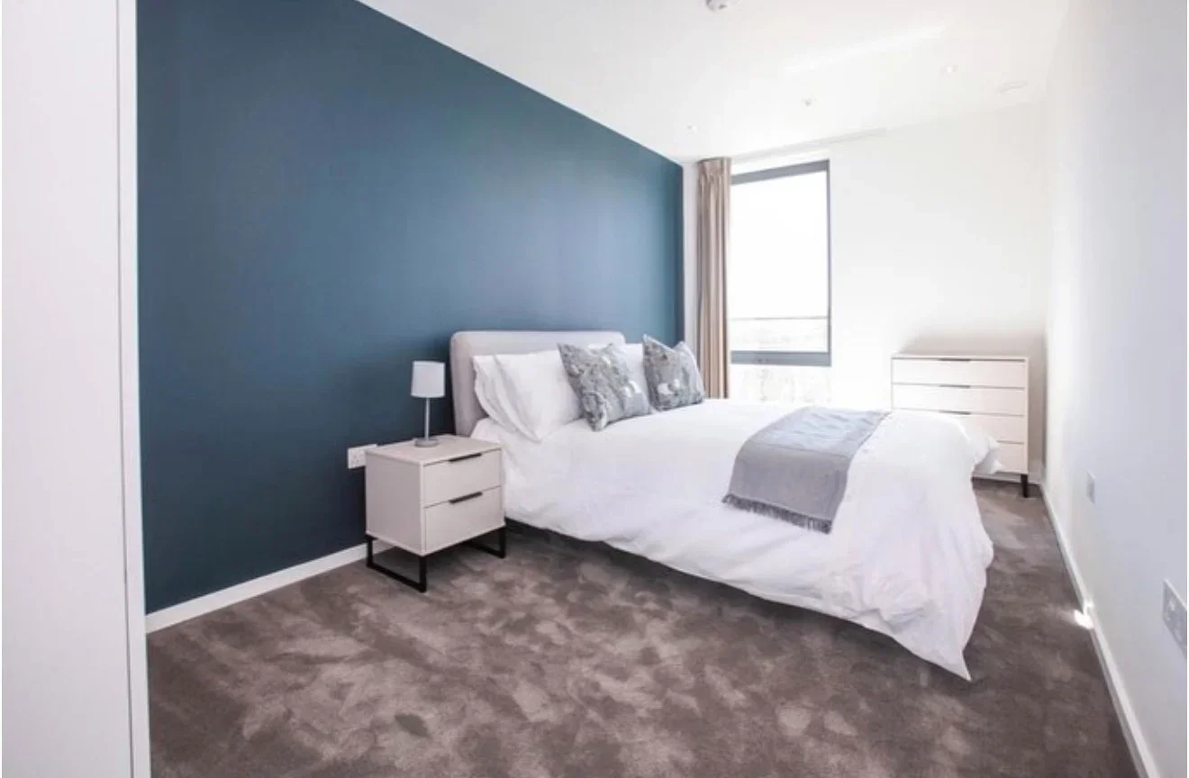 Flat Quince Road in Greater London