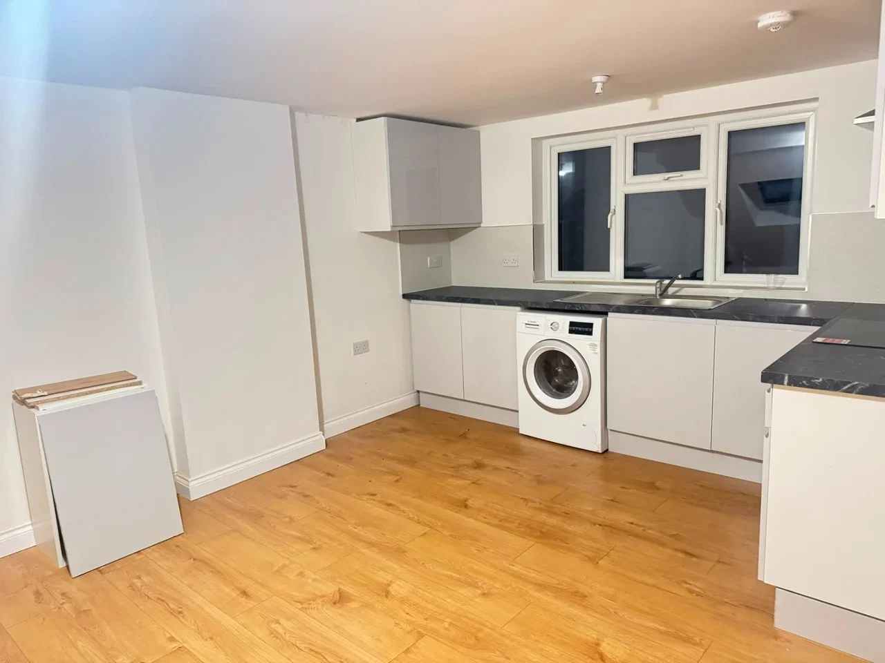Flat Ilford Lane in Greater London