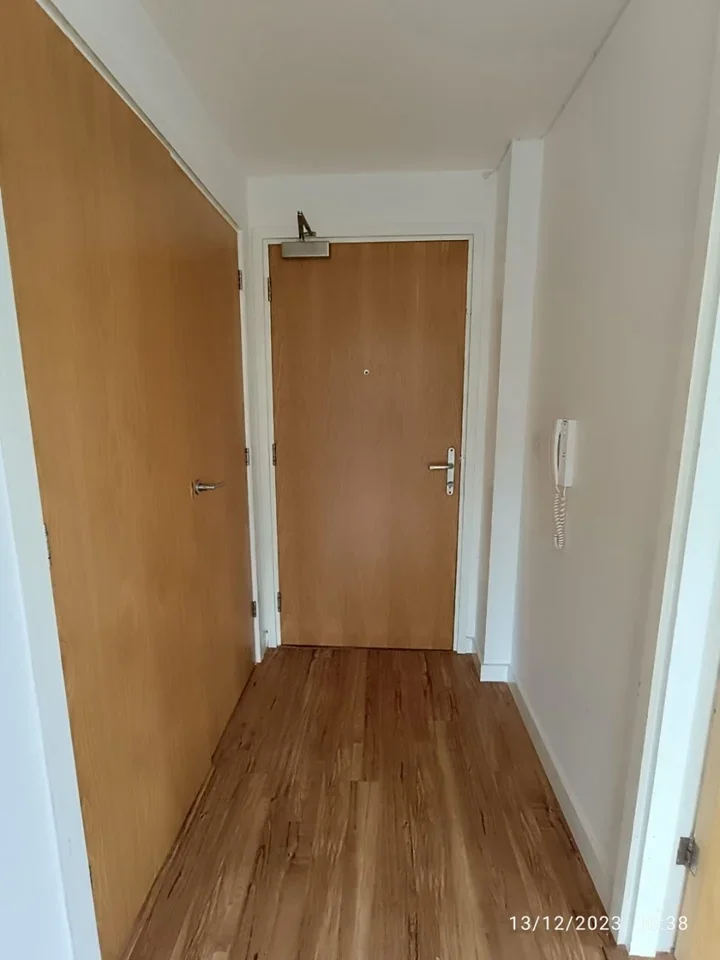 Flat Elmira Way in Salford