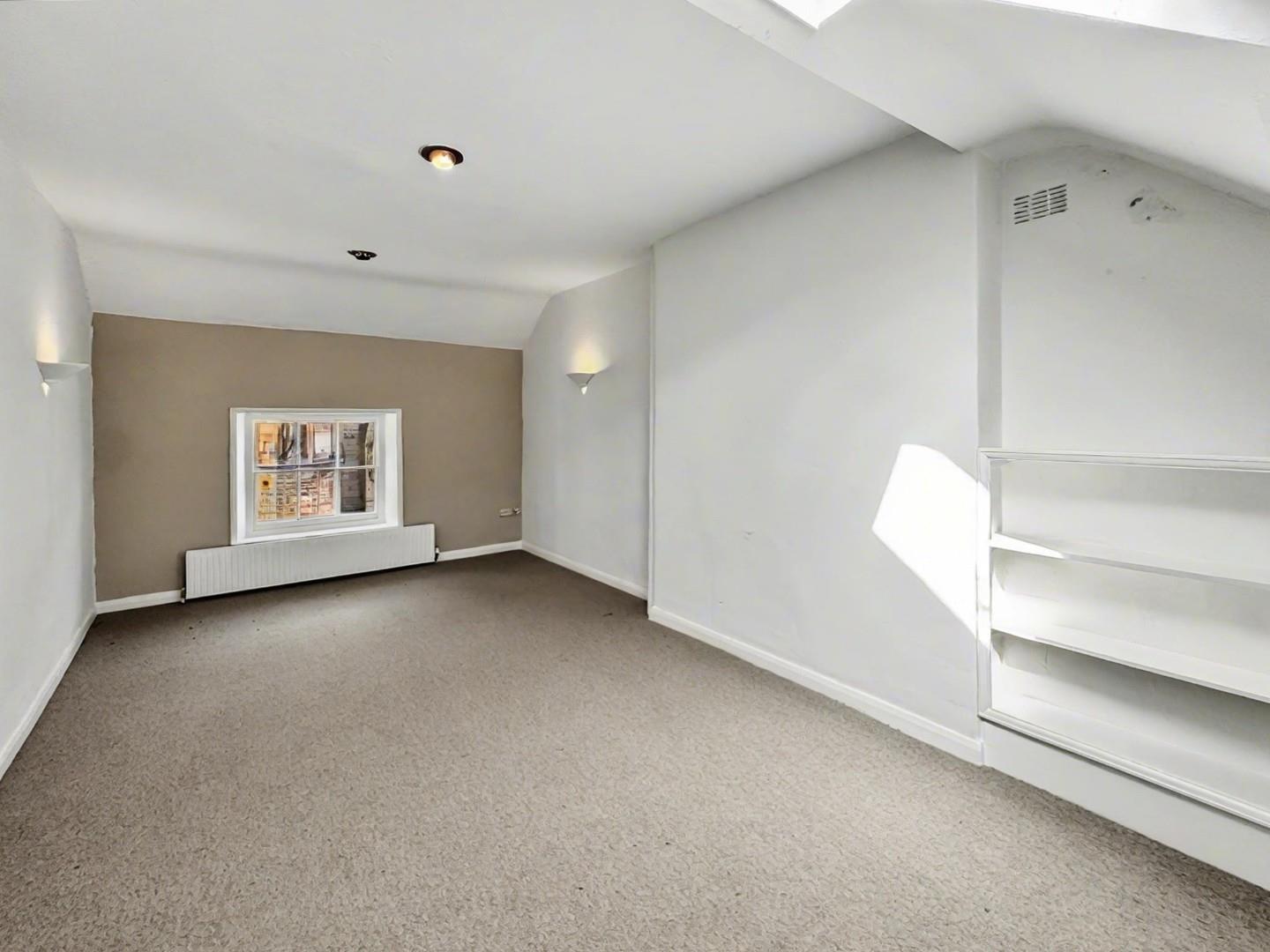 Flat The Close in Lichfield