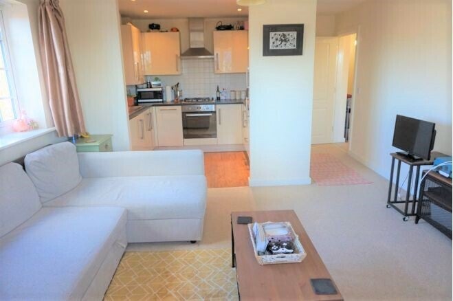 Flat Oakwood Close in Halton