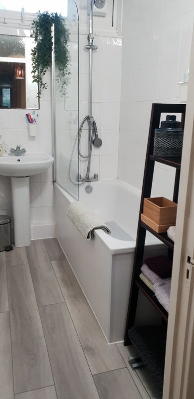 Room Cottage Grove in Greater London