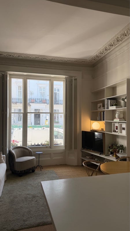 Room St Stephen's Gardens in City of Westminster