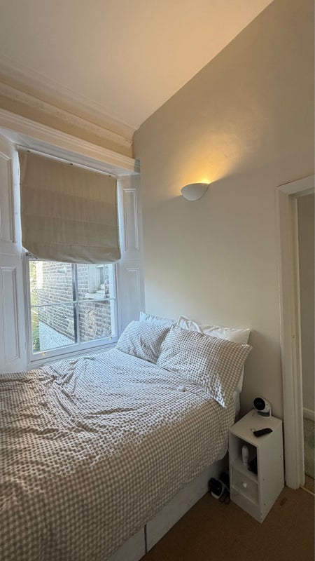 Room St Stephen's Gardens in City of Westminster