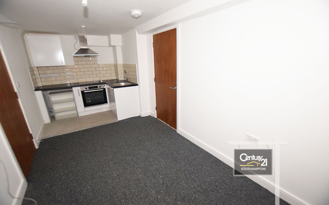 Flat Rockstone Lane in Southampton