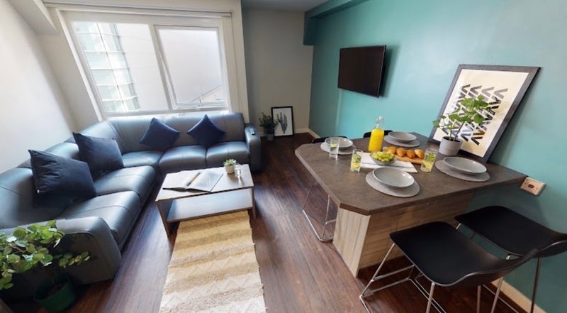Room Ashton Street in Liverpool
