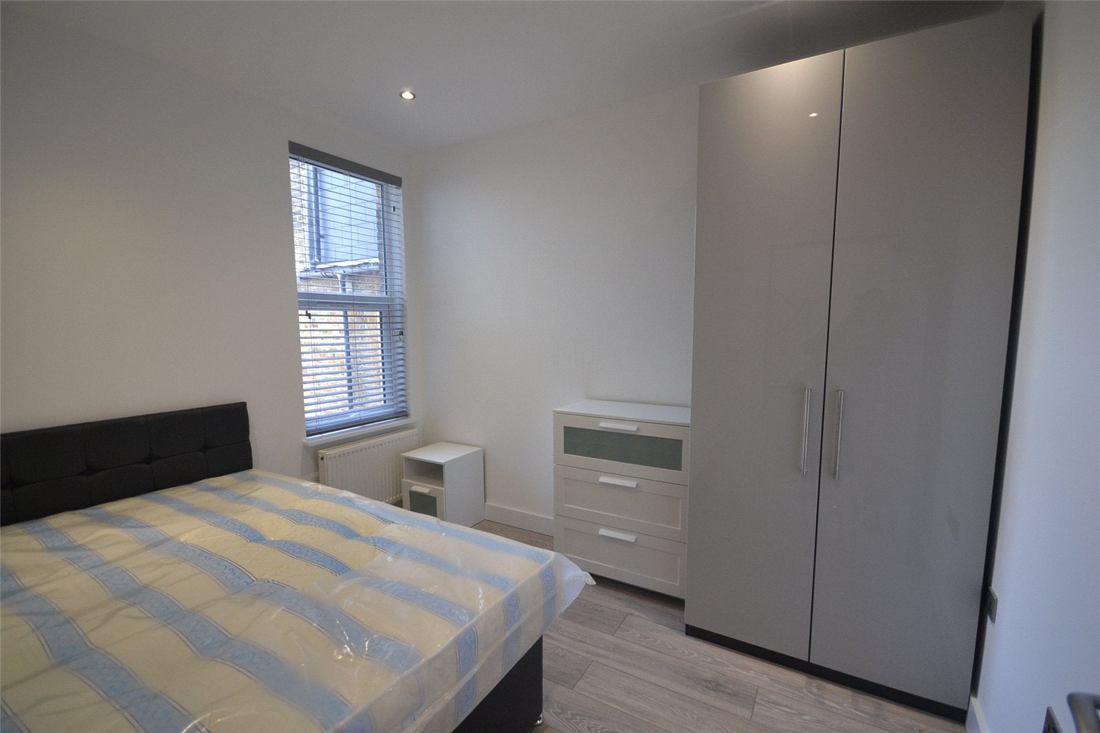 Room Buxton Road in Greater London