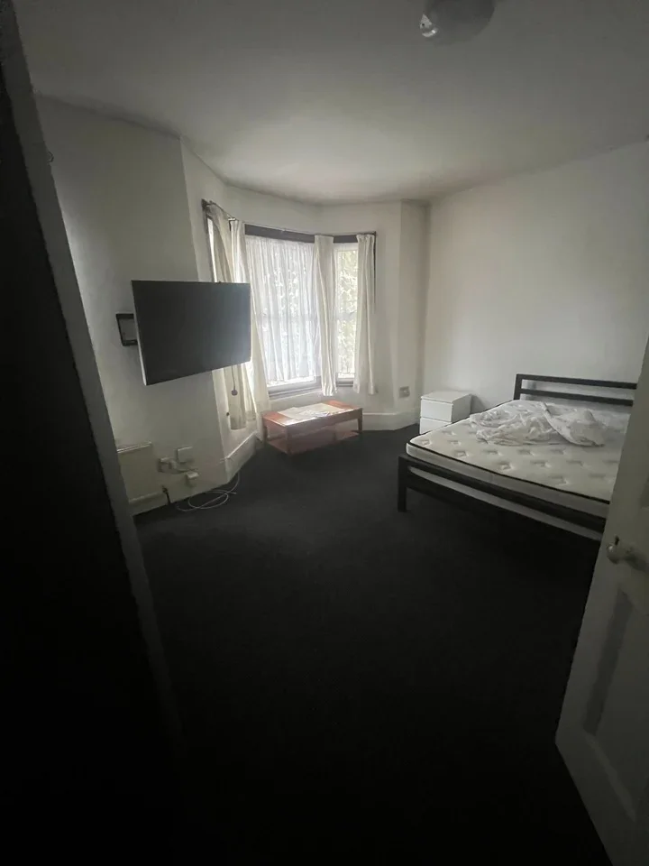 Flat Heigham Road in Greater London