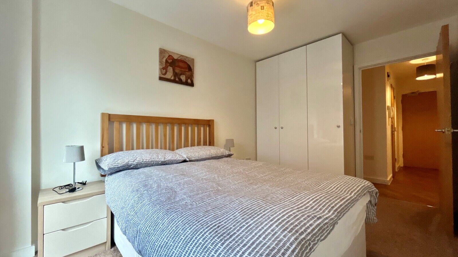 Flat Watlington Street in Reading