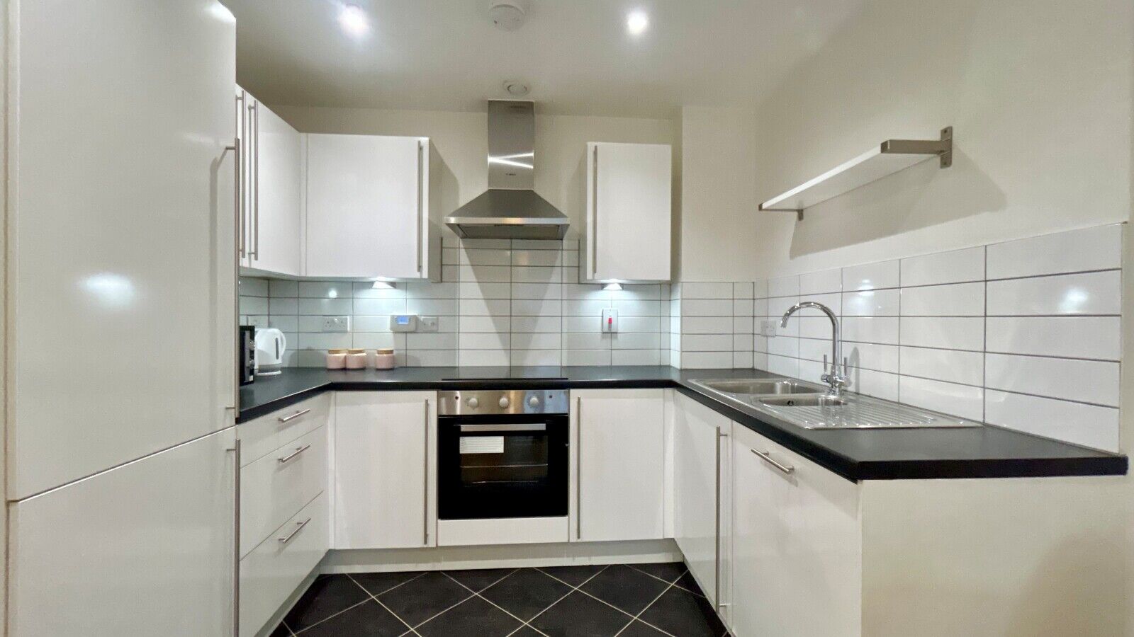 Flat Watlington Street in Reading