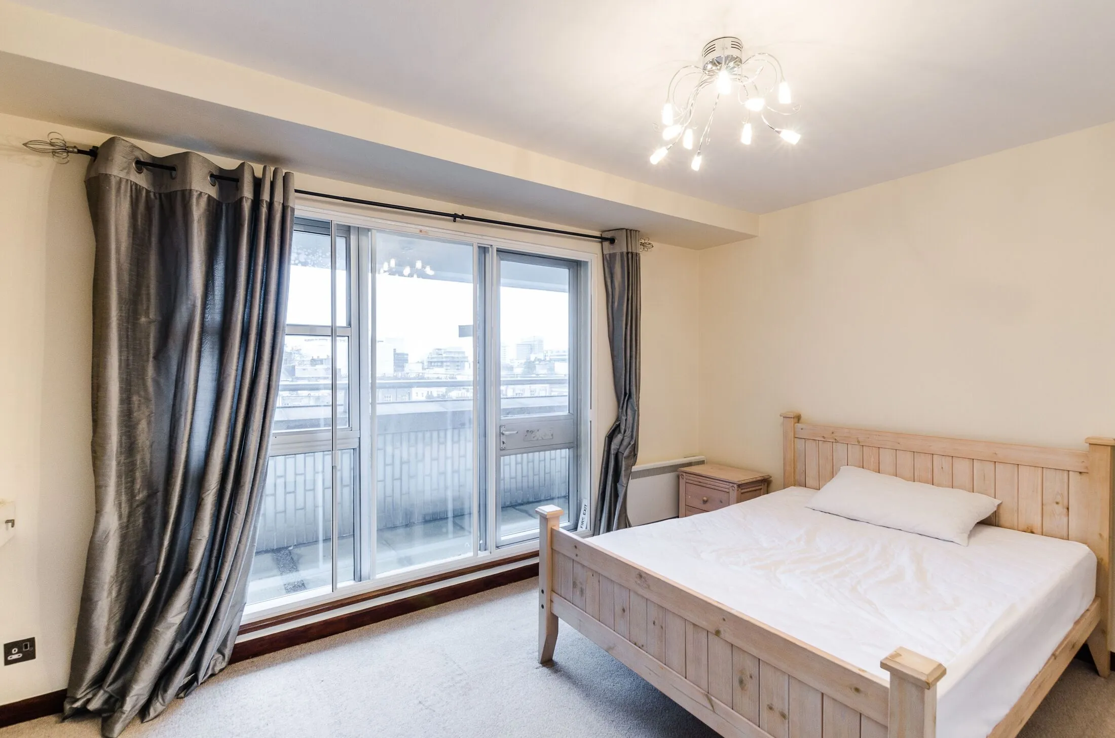 Flat Warren Street in Greater London