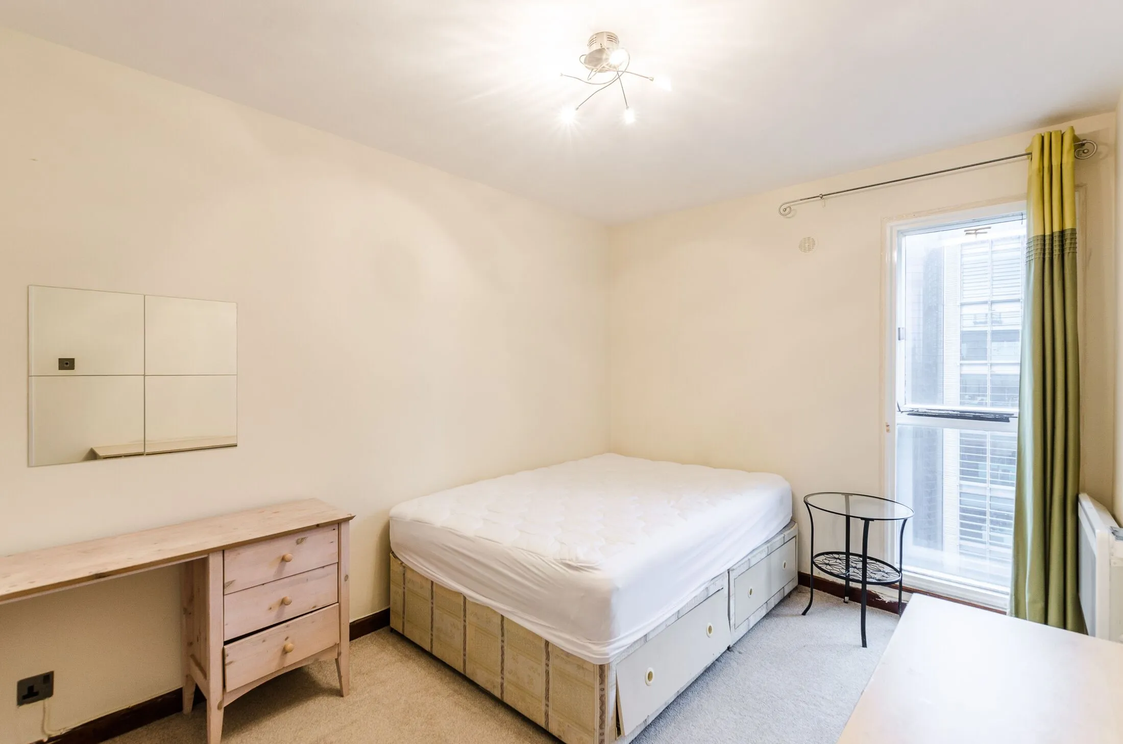 Flat Warren Street in Greater London