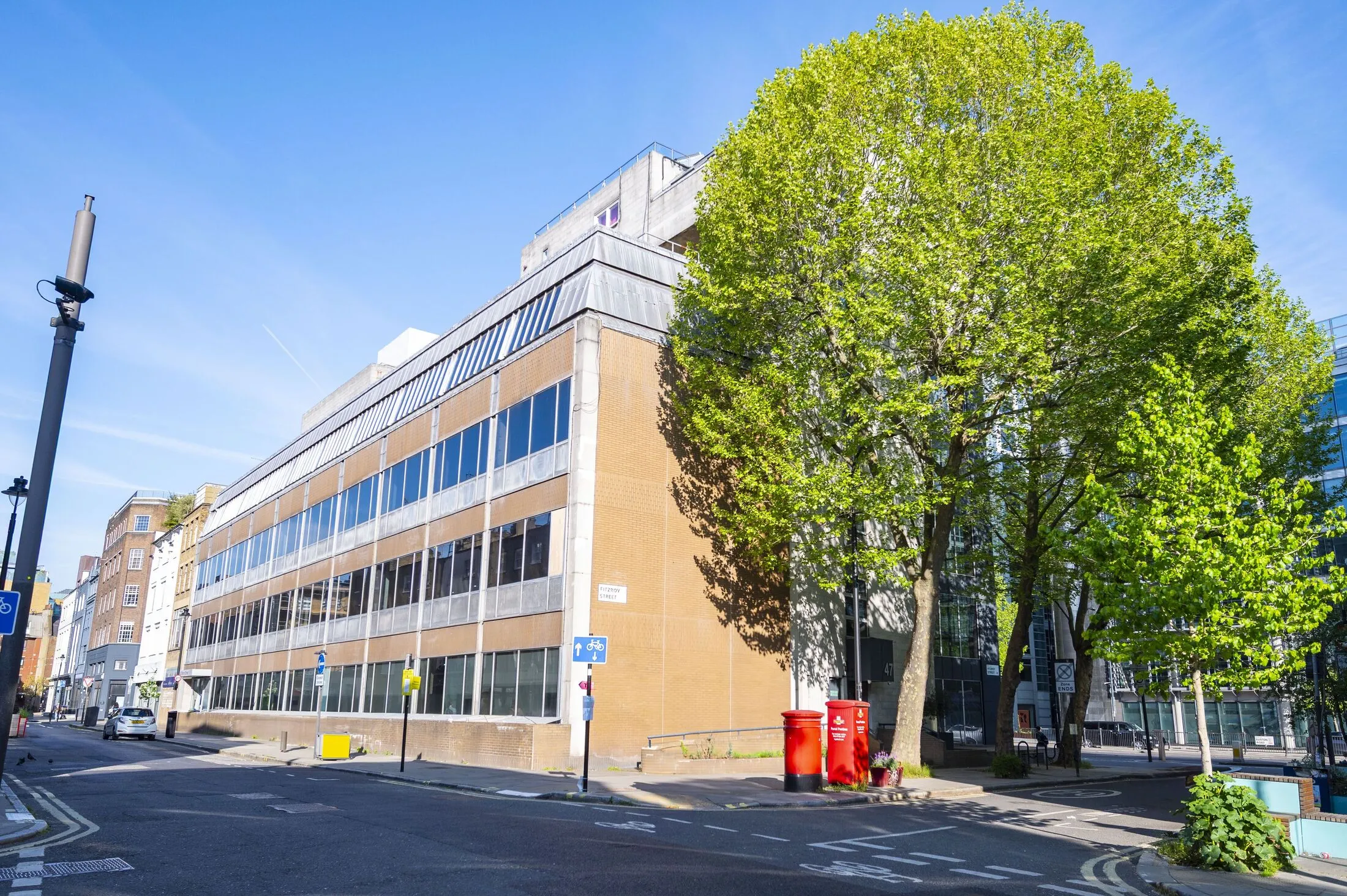 Flat Warren Street in Greater London