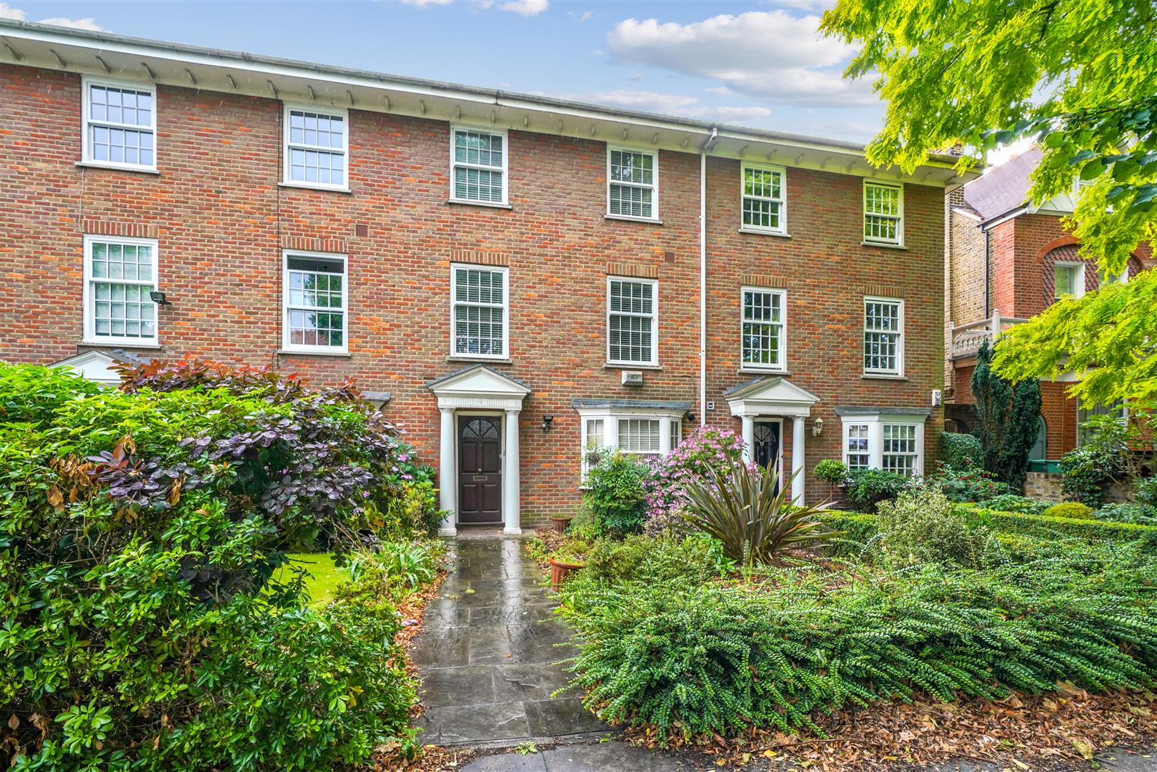House Woodville Gardens in Greater London