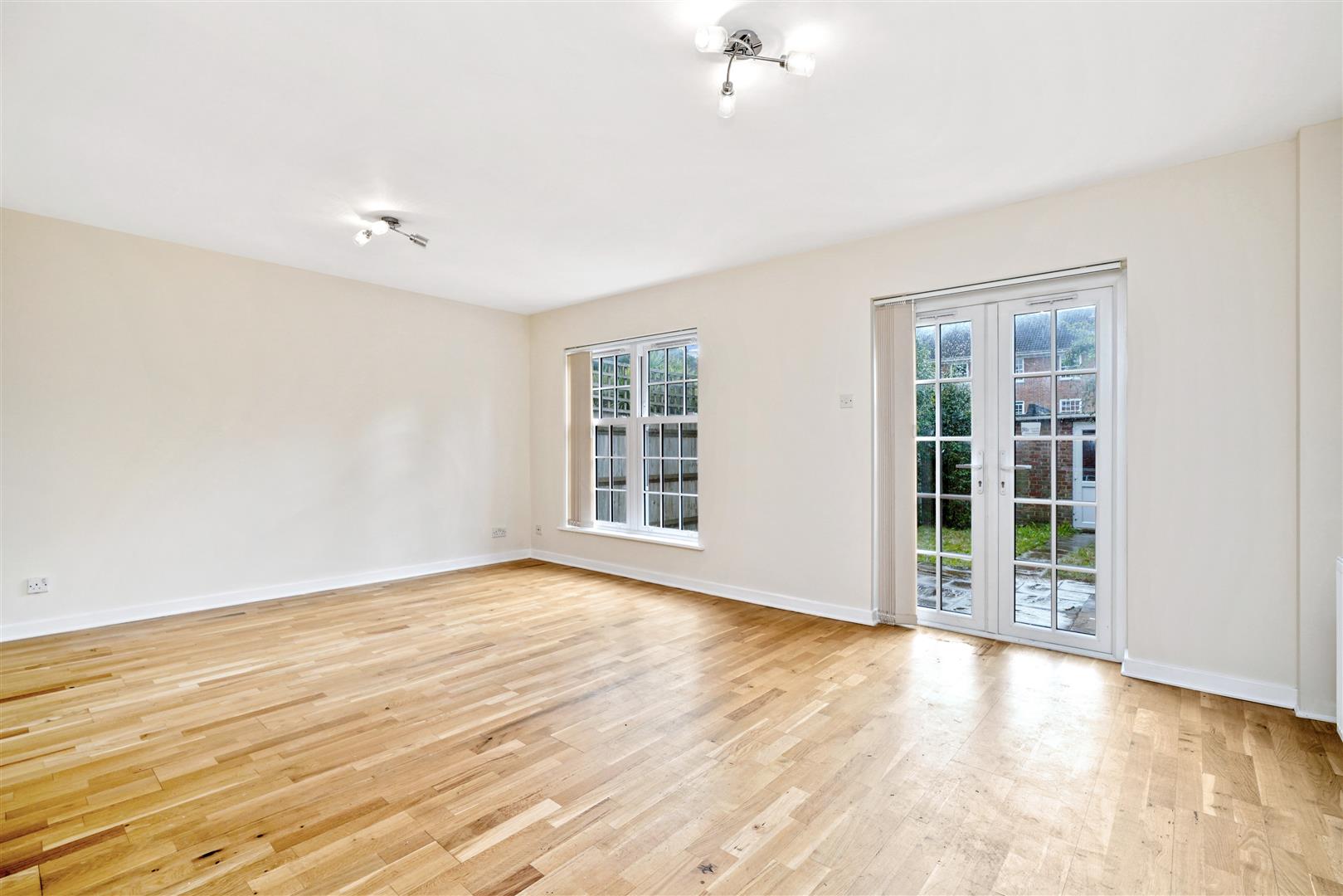 House Woodville Gardens in Greater London
