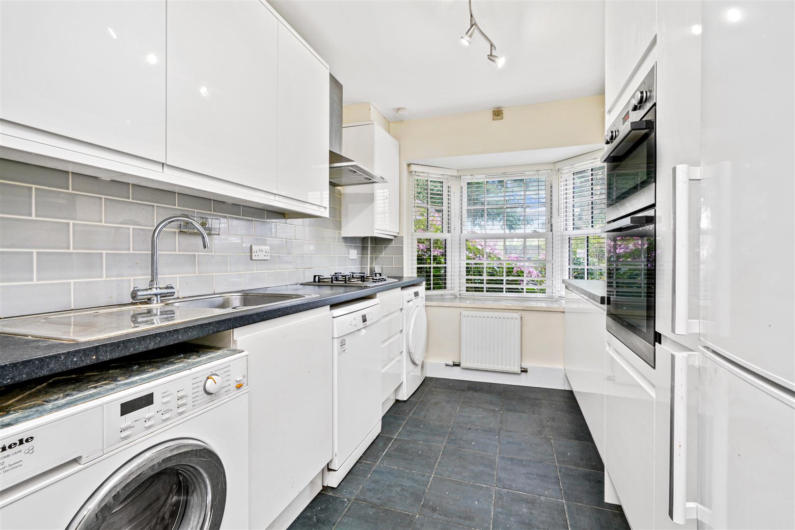 House Woodville Gardens in Greater London