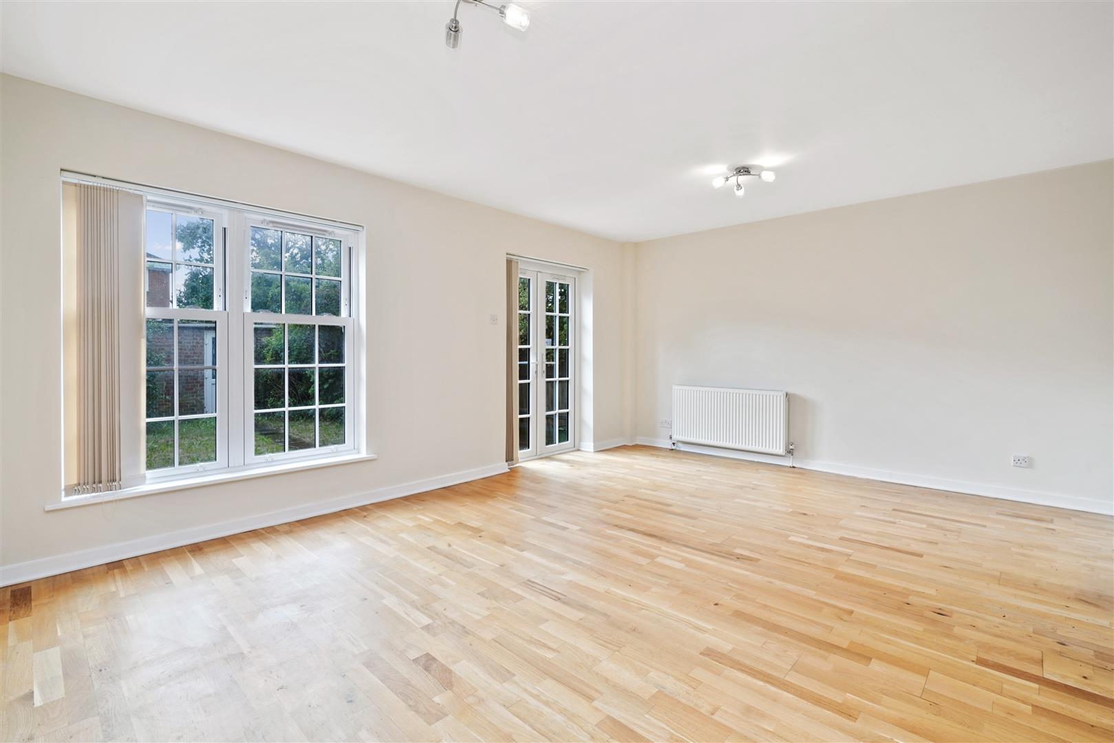 House Woodville Gardens in Greater London